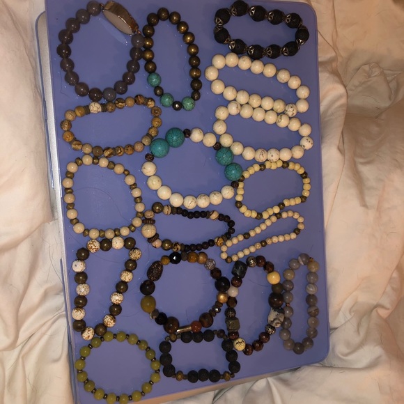 17 colorful beaded bracelets: can mix and match - Picture 5 of 10